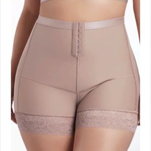 Tummy Control Shorts 2208